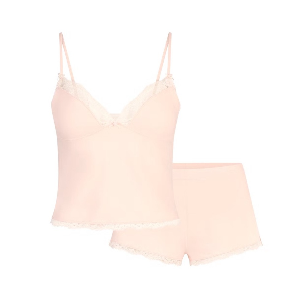 SKIMS LACE CAMI AND SHORT SET - Picture 4 of 5